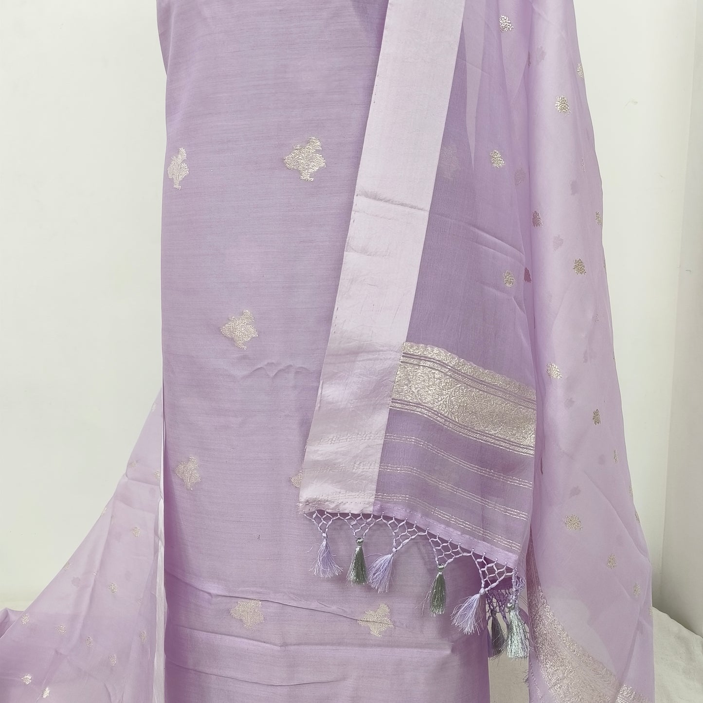 Handloom kadwa suits set satain border silver zari