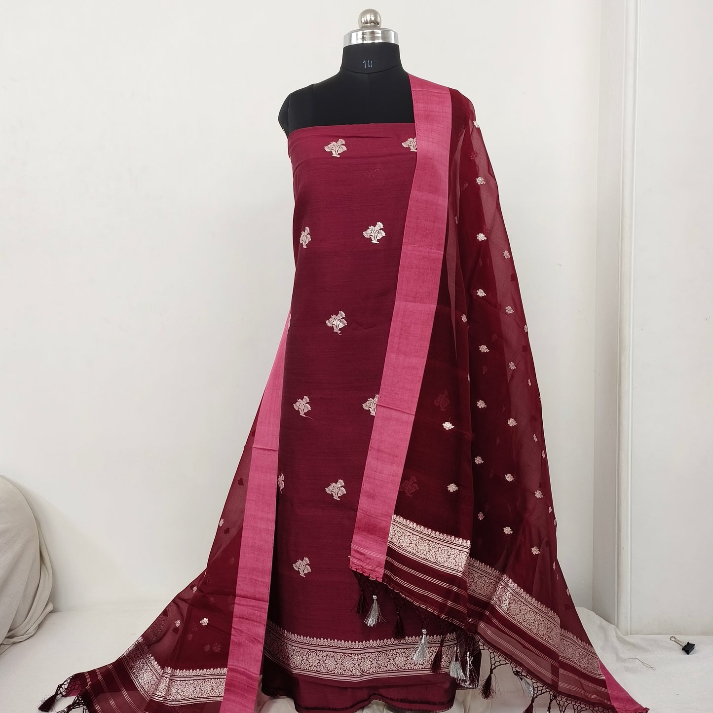 Handloom kadwa suits set satain border silver zari